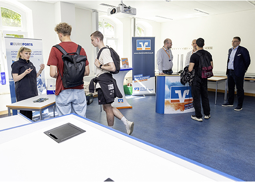 "Kontakte" - Jobmesse an der WSF