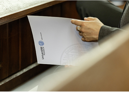 Promotions- und Habilitationsurkunden Juli 2024