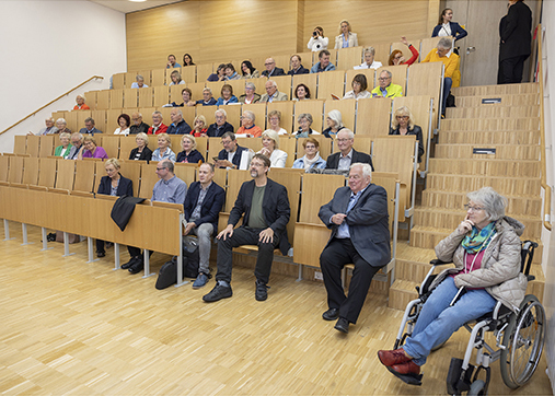 Ehemalige Bundestagsabgeordnete besuchen die UR